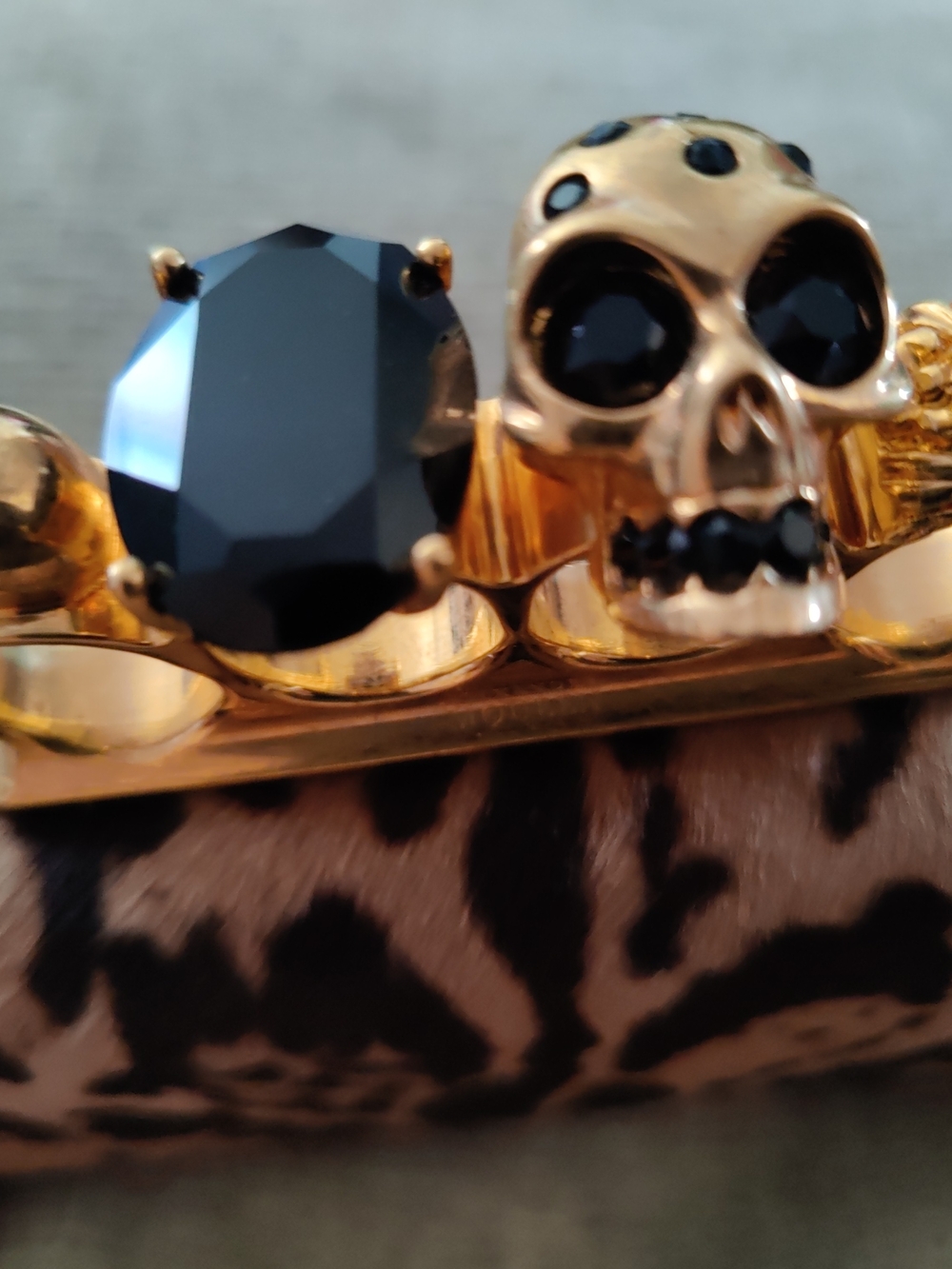 (Vintage 2013) Alexander McQueen Knuckle Box Clutch Pony Hair - Picture 13 of 14